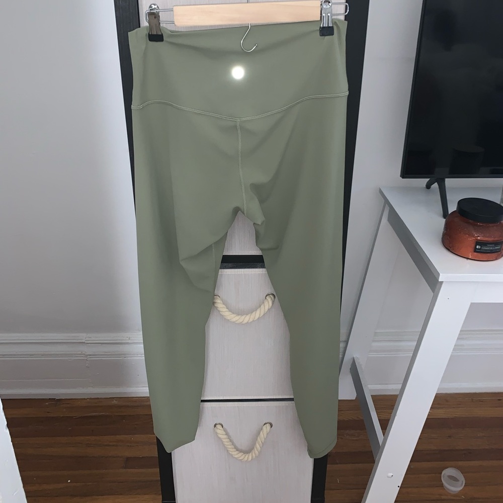 Lululemon Aligns 28''